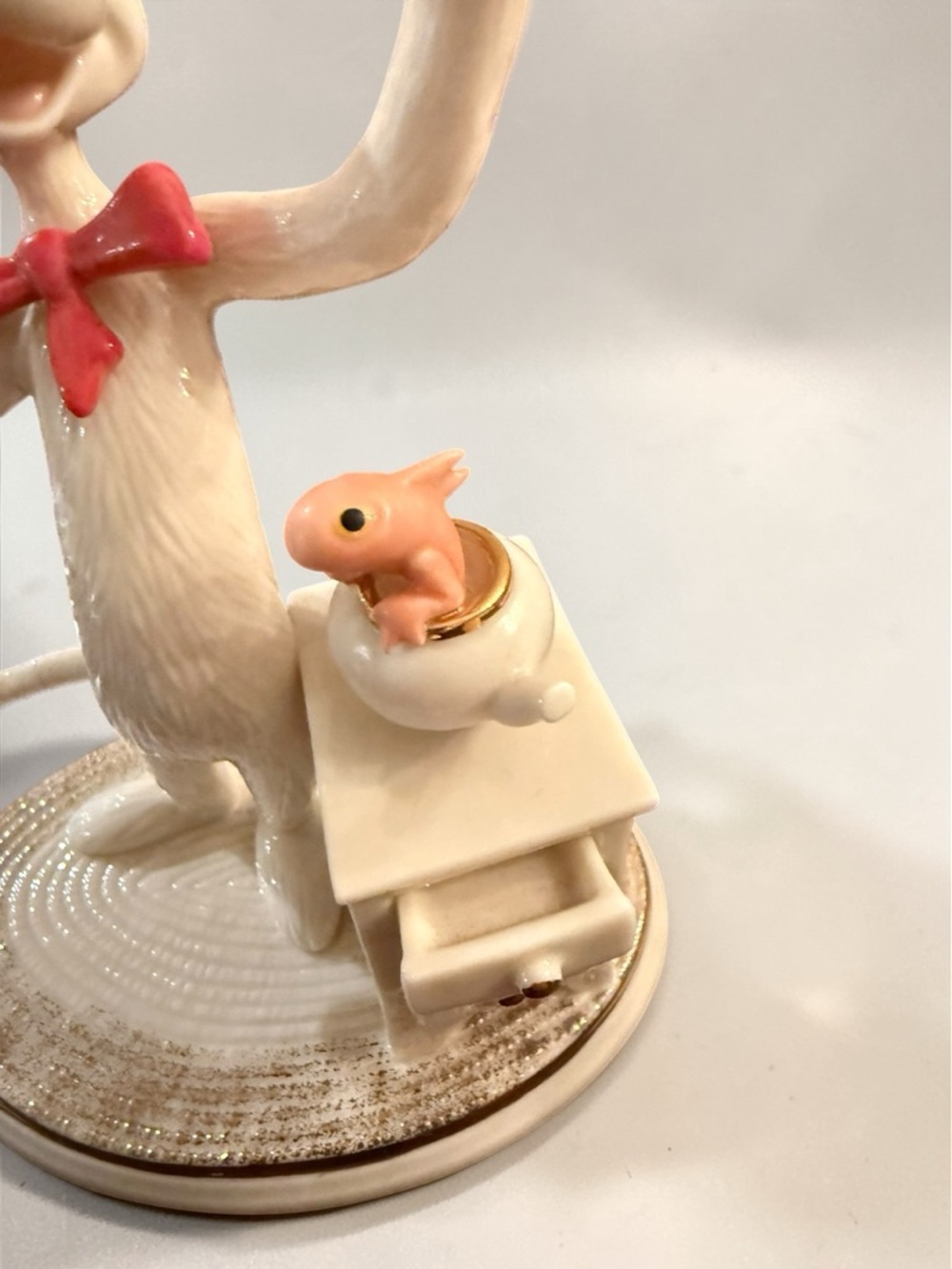 Lenox Dr. Seuss The Cat in the Hat Ivory China Figurine 24k Gold Accents - Picture 6 of 12